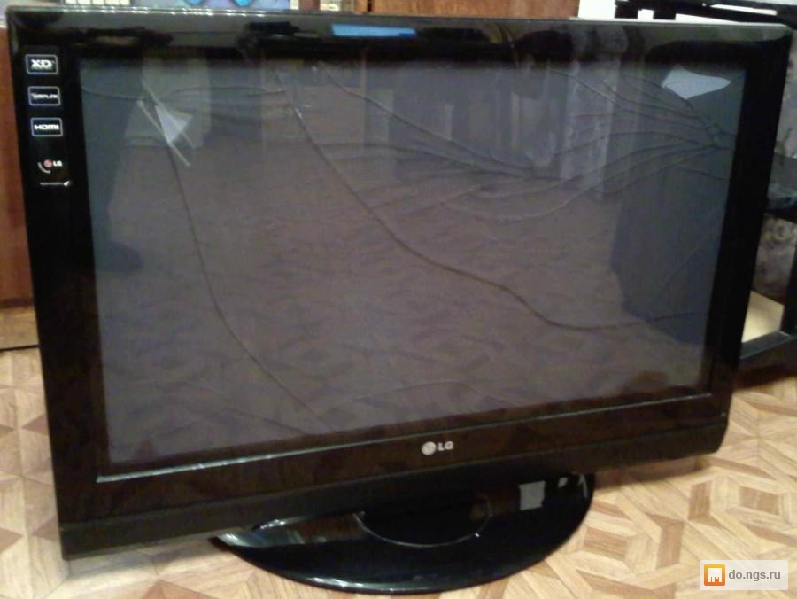 Разбил телевизор lg. Разбитый телевизор LG. Старый плоский экран телевизора LG. Разбитый экран телевизора модель LG. Плазменный телевизор LG 32 pc53 на запчасти.