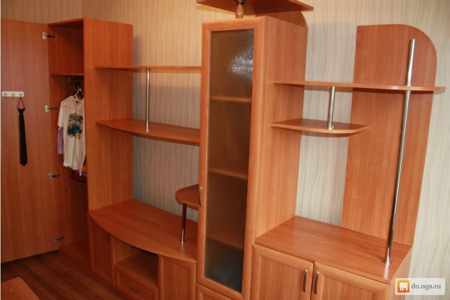 Продам стенка-горка, компьютерный стол , фото. цена - 9000.0.